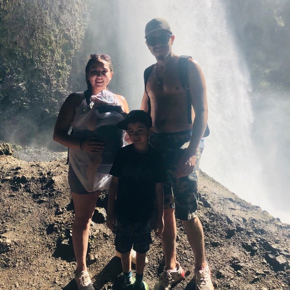 Meet your Posher, Alyssa - Picture 1 of 1